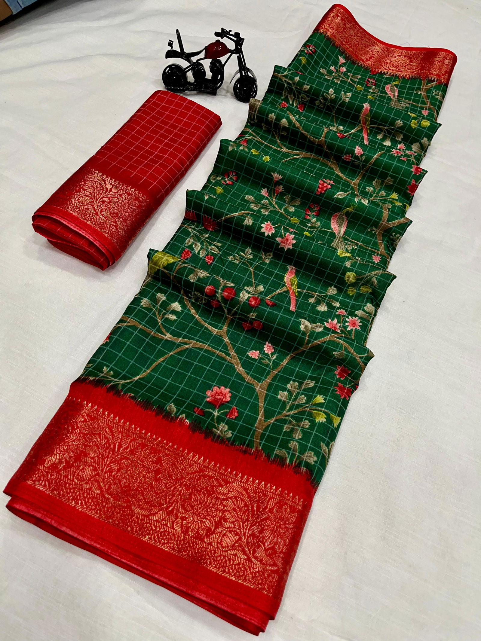 Wow Hit Antic Designer Printed Dola Silk Non Catalog Saree Wholesale Online
